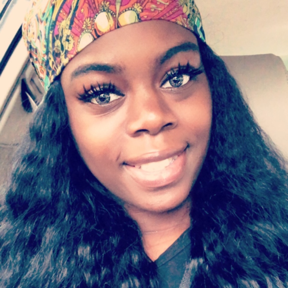 Meet your Posher, Dominique